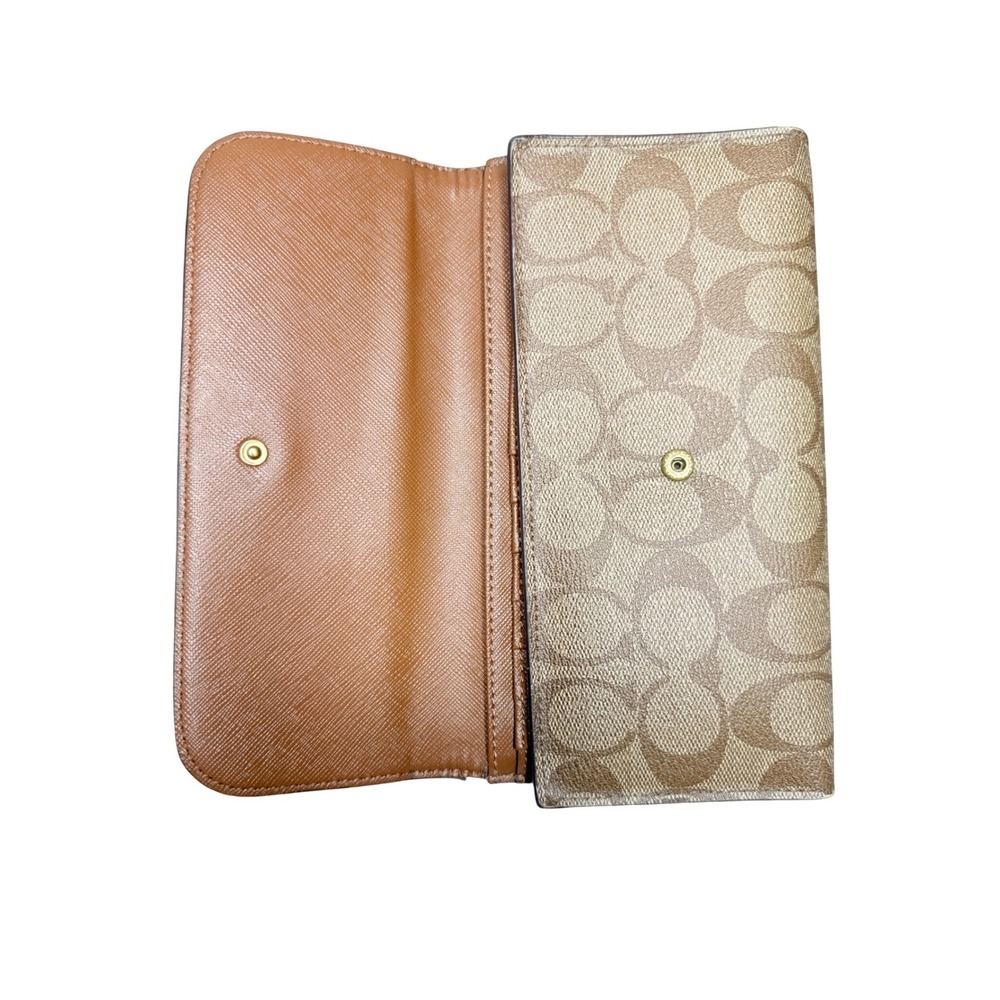 Coach Peyton Signature Wallet - Picture 4 of 8